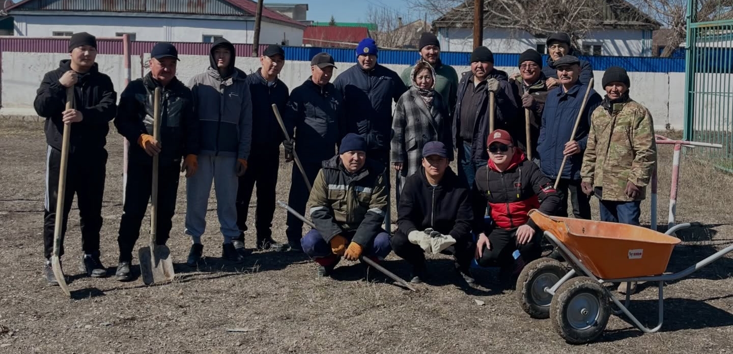 Бүгін мектебімізде сенбілік ұйымдастырылып, аула мен мектептің ішкі-сыртқы аумақтарында тазалық жұмыстары жүргізілді 🌿