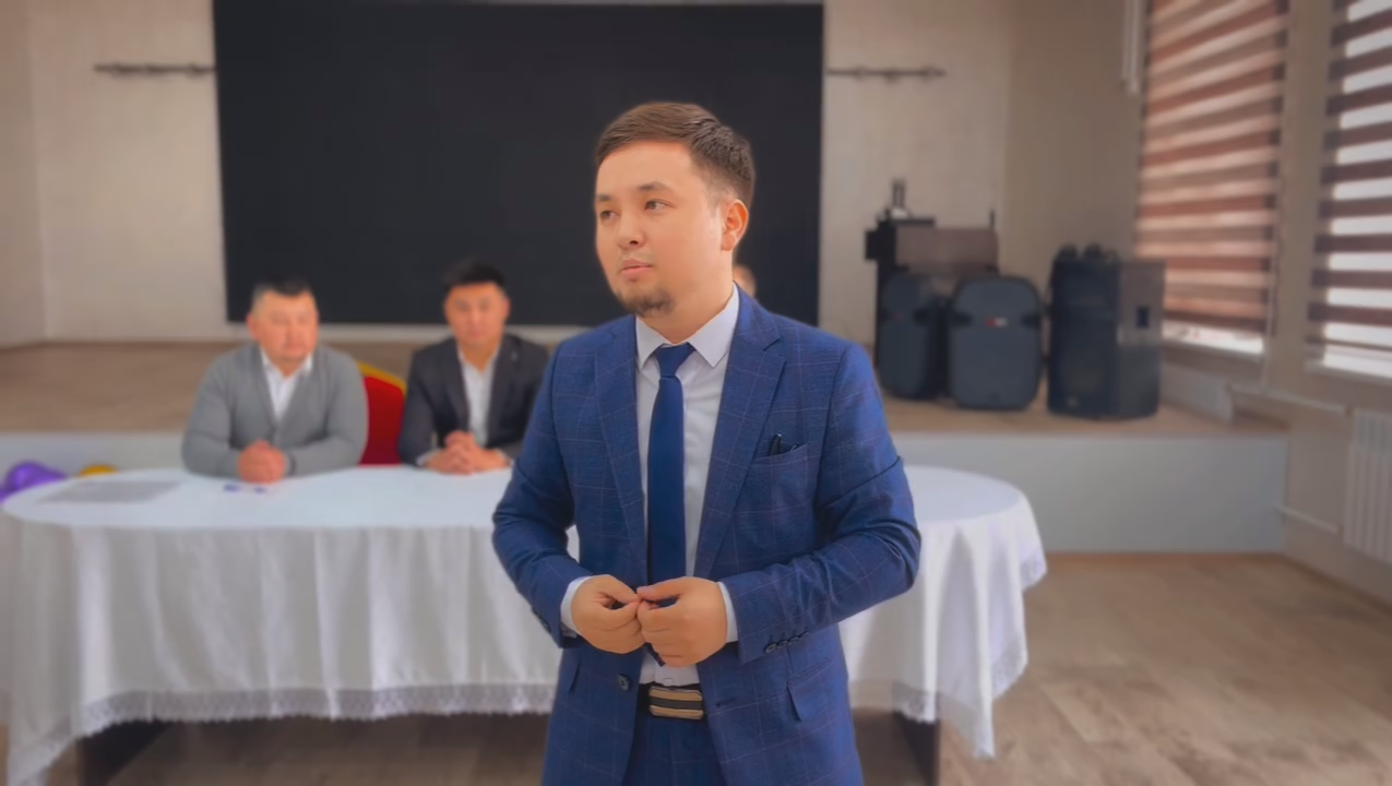 Мектебімізге «Дін мәселелерін зерттеу орталығының» мамандары арнайы келіп, оқушылармен мазмұнды әрі тағылымды кездесу өткізді.  🎤 Спикерлер: — Халықов Медет Мұзапбарұлы – дінтанушы, орталық директоры — Сақан Дастан Дарханұлы – теолог, «Qamqor-Astana